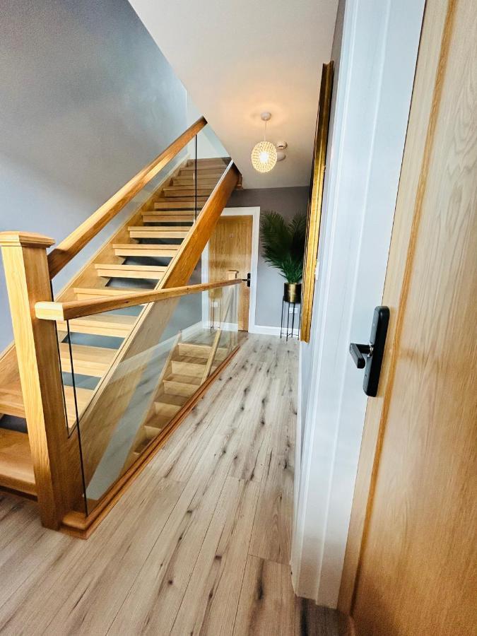 Winnie'S Lodge Galway Bagian luar foto